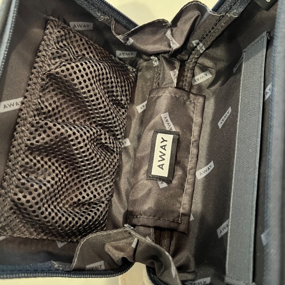 AWAY Luggage Set - Picture 10 of 10
